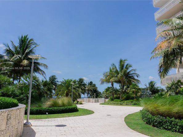 3 Grove Isle Dr C1405, Miami FL 33133