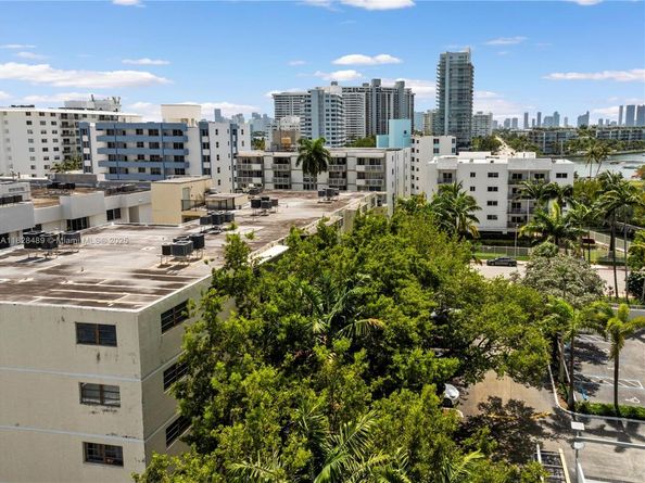 1673 Bay Rd 405, Miami Beach FL 33139