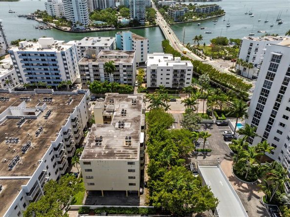 1673 Bay Rd 405, Miami Beach FL 33139