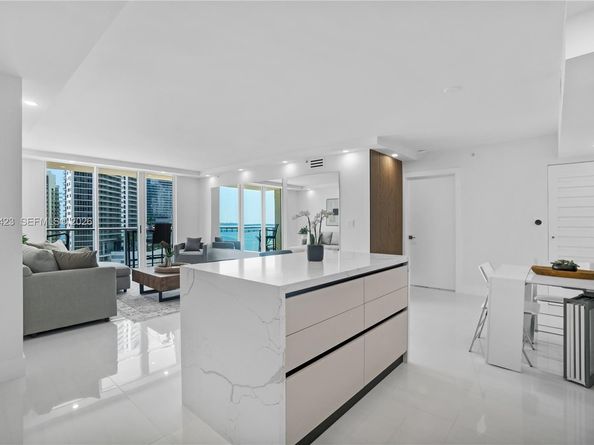 1155 Brickell Bay Dr 2003, Miami FL 33131