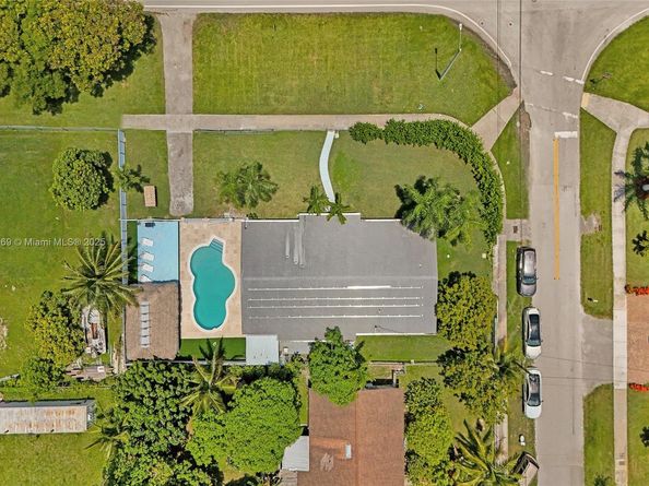 16000 N Miami Ave, Miami FL 33169