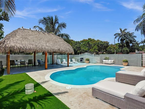 16000 N Miami Ave, Miami FL 33169