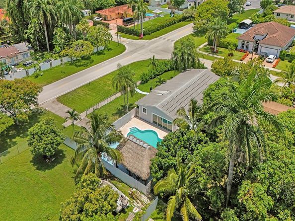 16000 N Miami Ave, Miami FL 33169