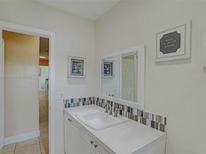 16000 N Miami Ave, Miami FL 33169