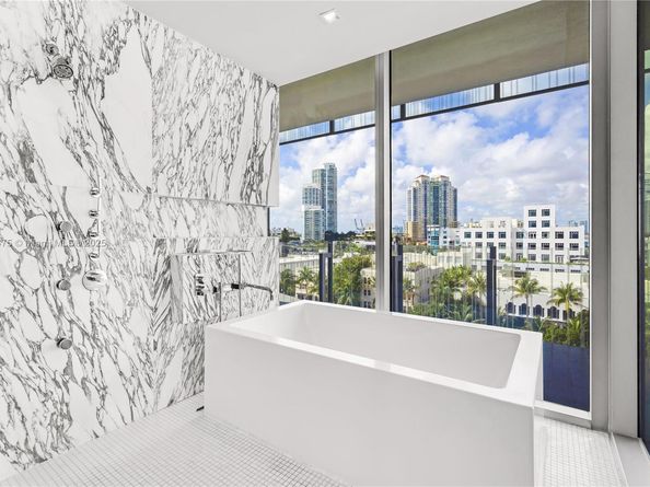 120 Ocean Dr 700, Miami Beach FL 33139