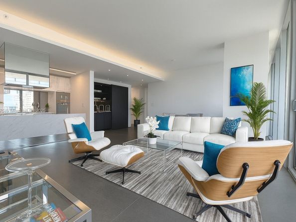 120 Ocean Dr 700, Miami Beach FL 33139