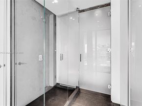 120 Ocean Dr 700, Miami Beach FL 33139