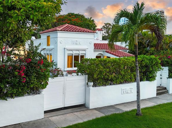 3616 SW 26th St, Miami FL 33133