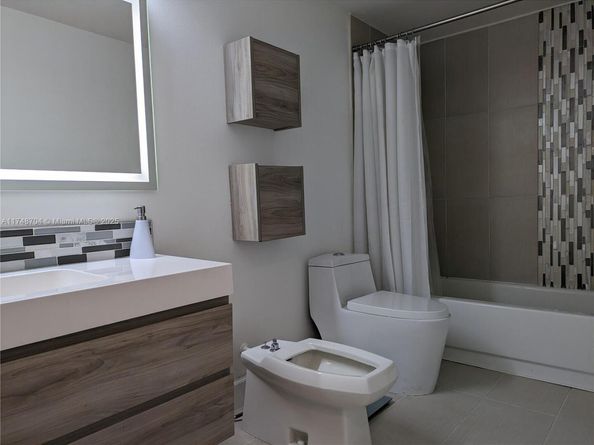 Undisclosed Address #A11748704, Hallandale Beach FL 33009