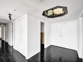 4001 Hillcrest Dr 6024, Hollywood FL 33021