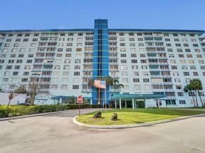 4001 Hillcrest Dr 6024, Hollywood FL 33021