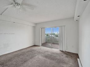 4001 Hillcrest Dr 6024, Hollywood FL 33021