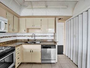 4001 Hillcrest Dr 6024, Hollywood FL 33021