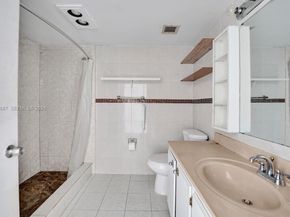 4001 Hillcrest Dr 6024, Hollywood FL 33021
