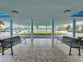 4001 Hillcrest Dr 6024, Hollywood FL 33021