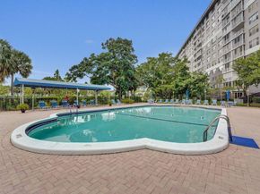 4001 Hillcrest Dr 6024, Hollywood FL 33021