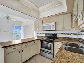 4001 Hillcrest Dr 6024, Hollywood FL 33021
