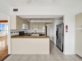 4001 Hillcrest Dr 6024, Hollywood FL 33021