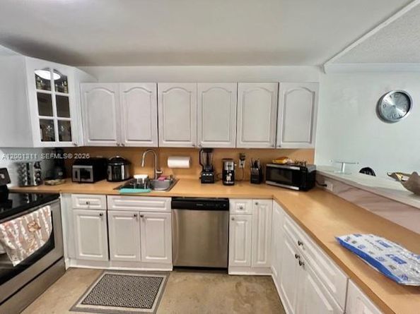 7830 Dickens Ave 203, Miami Beach FL 33141