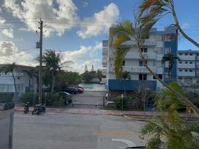 7830 Dickens Ave 203, Miami Beach FL 33141