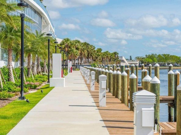 1180 N Federal Hwy 1602, Fort Lauderdale FL 33304