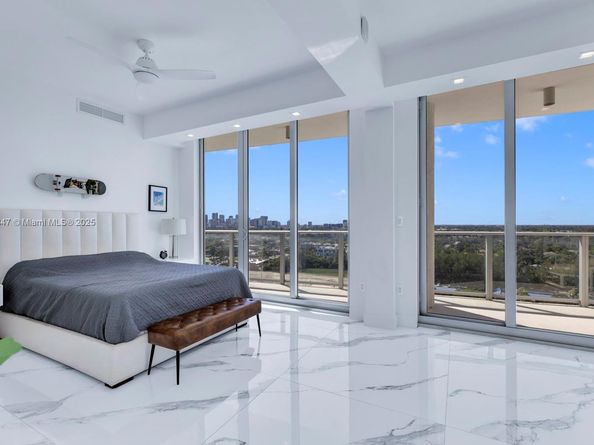 1180 N Federal Hwy 1602, Fort Lauderdale FL 33304