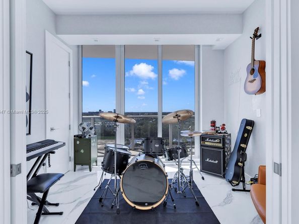 1180 N Federal Hwy 1602, Fort Lauderdale FL 33304