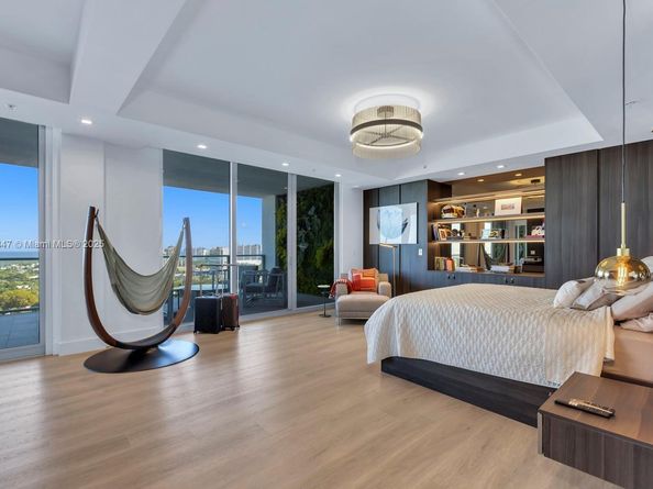 1180 N Federal Hwy 1602, Fort Lauderdale FL 33304