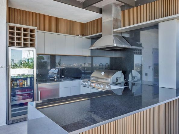 1180 N Federal Hwy 1602, Fort Lauderdale FL 33304