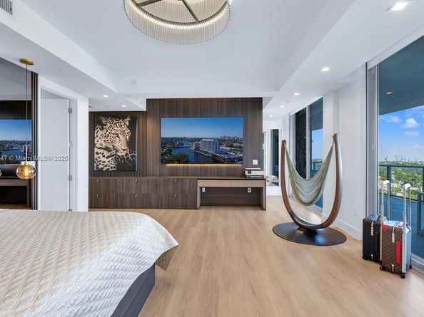 1180 N Federal Hwy 1602, Fort Lauderdale FL 33304