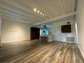 2075 S Hibiscus Dr, North Miami FL 33181