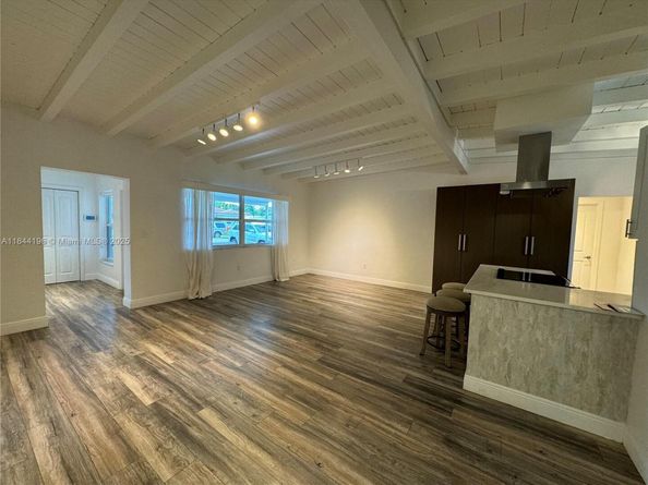 2075 S Hibiscus Dr, North Miami FL 33181