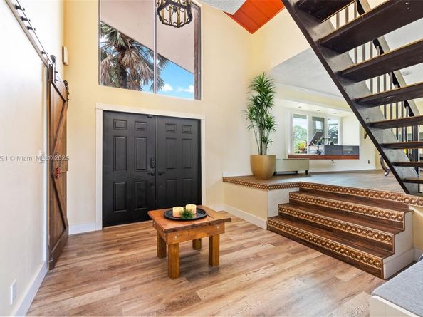 16530 Royal Poinciana Ct, Weston FL 33326