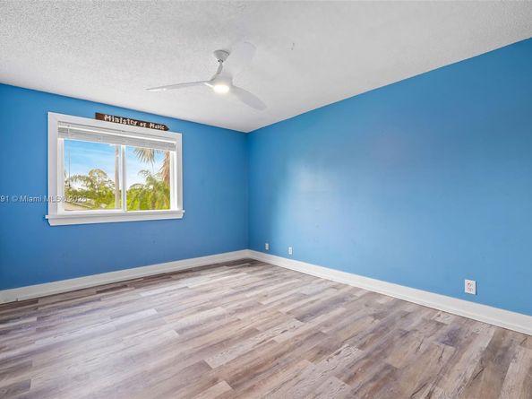 16530 Royal Poinciana Ct, Weston FL 33326