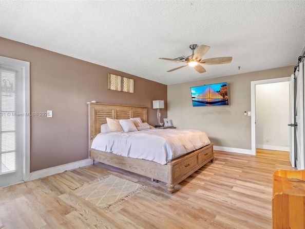 16530 Royal Poinciana Ct, Weston FL 33326