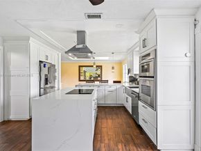 16530 Royal Poinciana Ct, Weston FL 33326