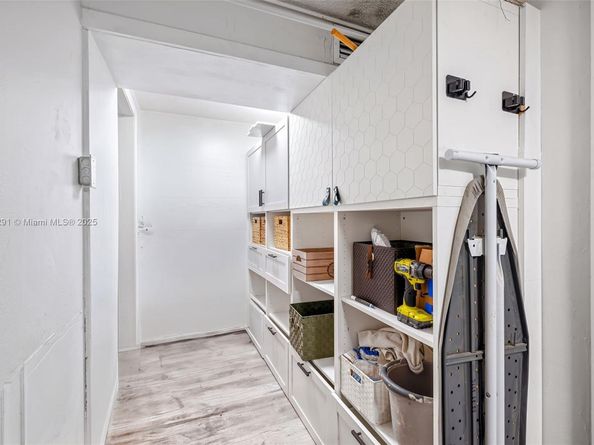 16530 Royal Poinciana Ct, Weston FL 33326