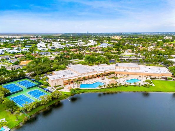 16530 Royal Poinciana Ct, Weston FL 33326