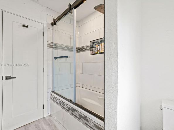 16530 Royal Poinciana Ct, Weston FL 33326