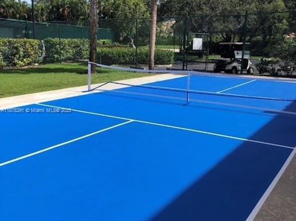 16530 Royal Poinciana Ct, Weston FL 33326