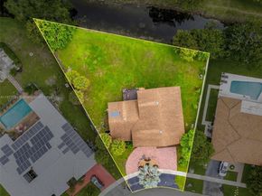 16530 Royal Poinciana Ct, Weston FL 33326