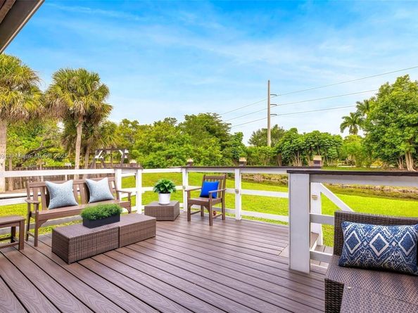 16530 Royal Poinciana Ct, Weston FL 33326