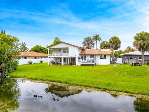 16530 Royal Poinciana Ct, Weston FL 33326