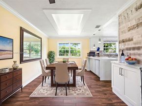 16530 Royal Poinciana Ct, Weston FL 33326