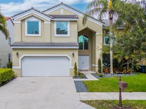 325 Cameron Dr, Weston FL 33326