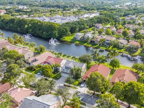 325 Cameron Dr, Weston FL 33326