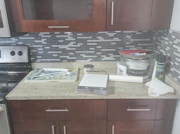 21610 NW 7th Ct, Pembroke Pines FL 33029