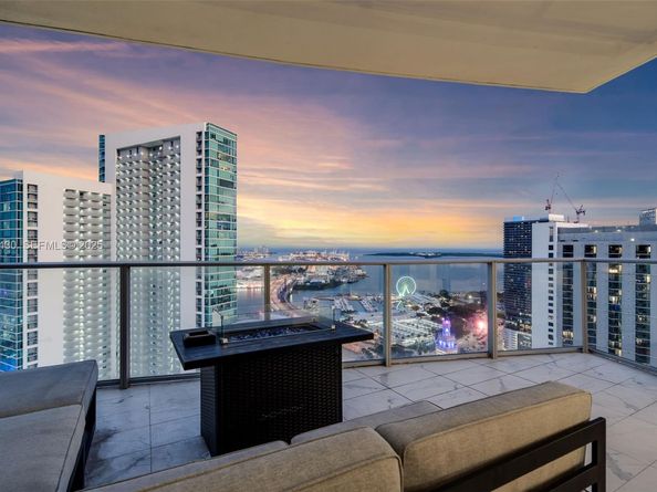 851 NE 1st Ave 4009, Miami FL 33132