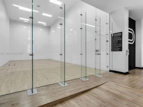 851 NE 1st Ave 4009, Miami FL 33132