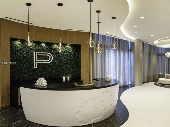 851 NE 1st Ave 4009, Miami FL 33132